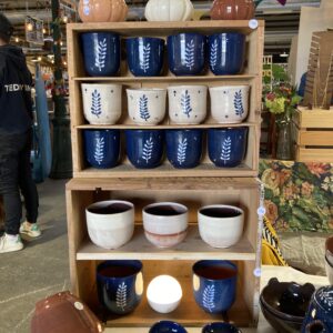 Tasse à café - Rameau - Décor blanc sur fond bleu